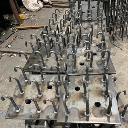 图纸中如何确定河北预埋件的位置？